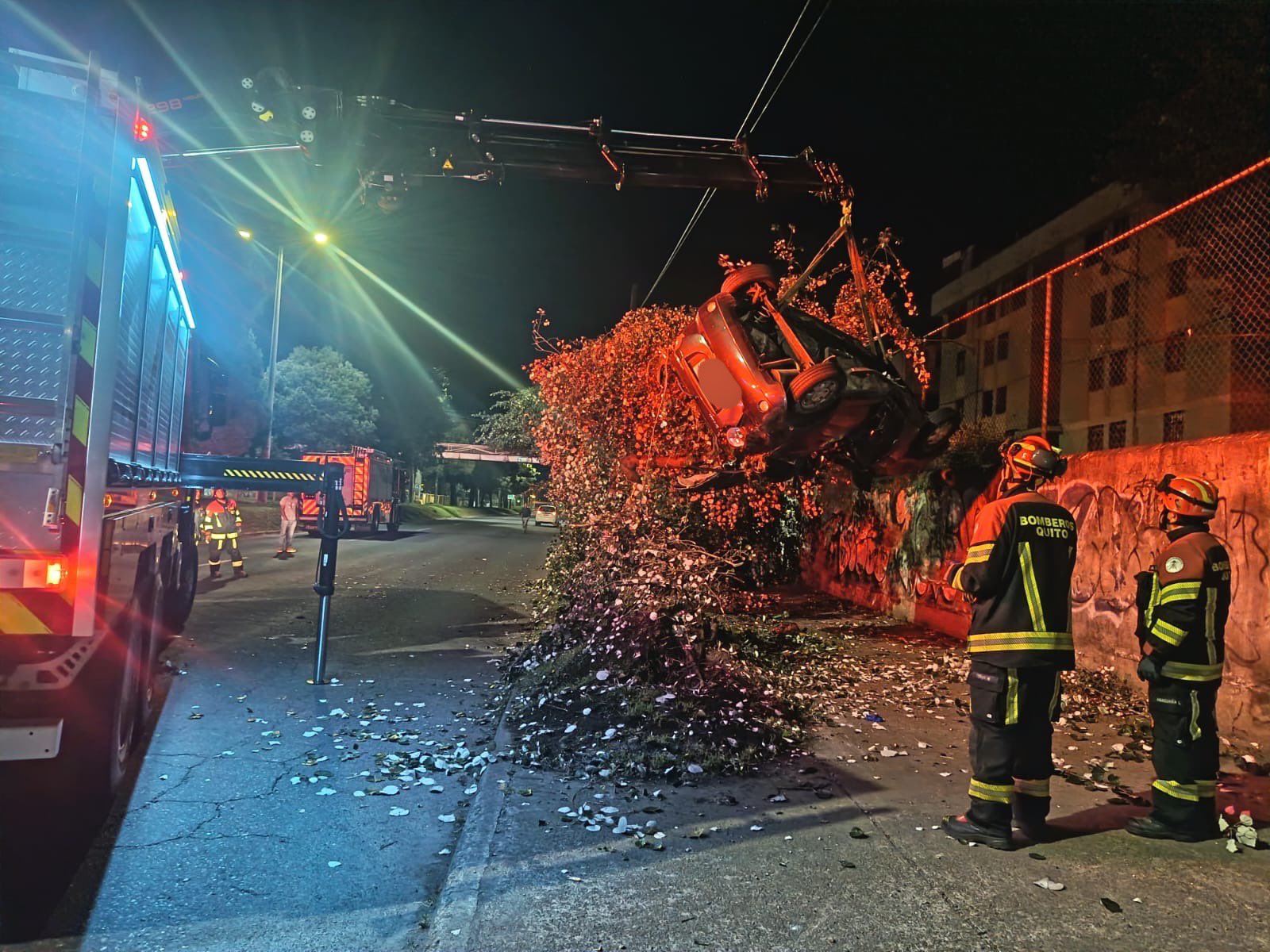 Siniestro en av. Occidental deja siete heridos en el norte de Quito