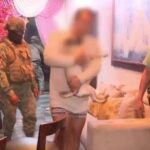 Kristi Noem llega a Quito para formalizar convenios de seguridad