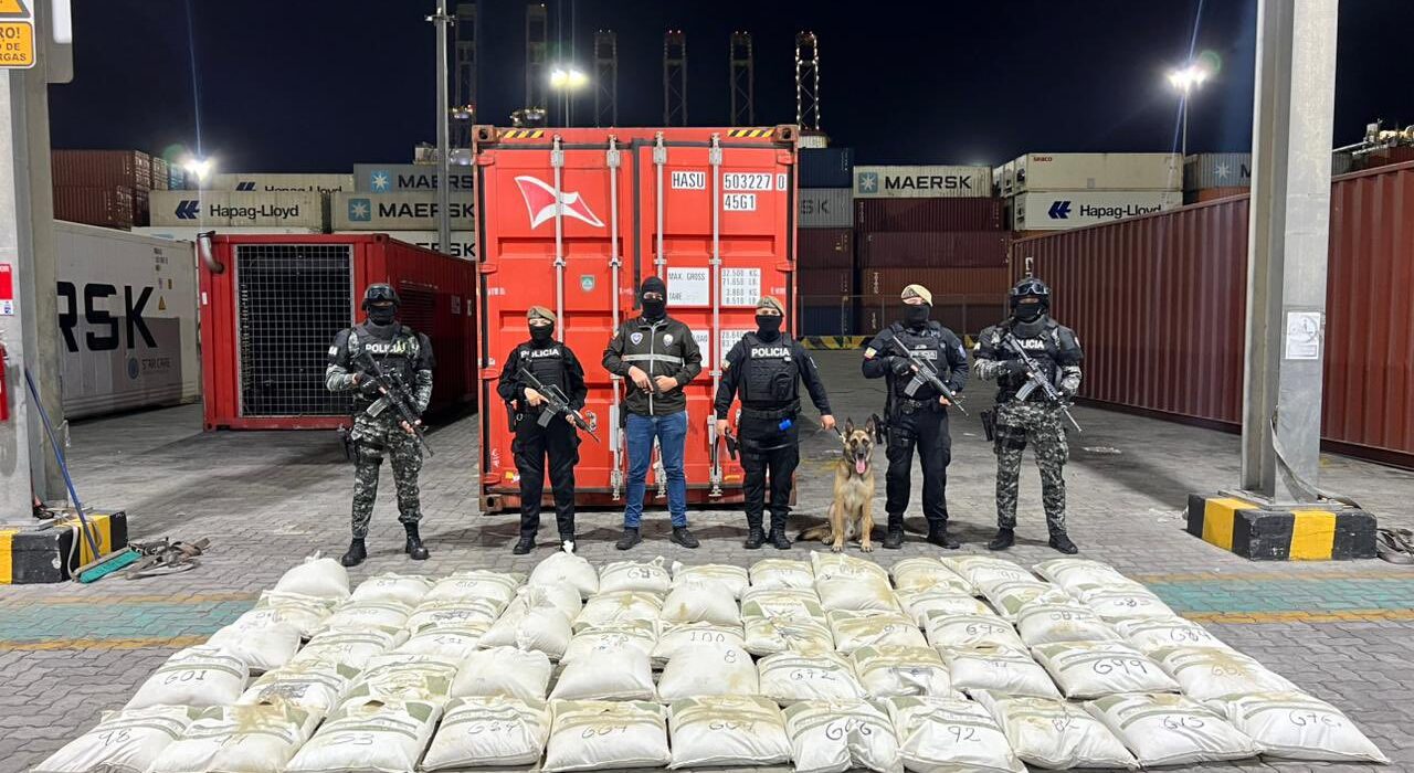 Incautan en Posorja 1,34 toneladas de droga que tenía como destino final Egipto