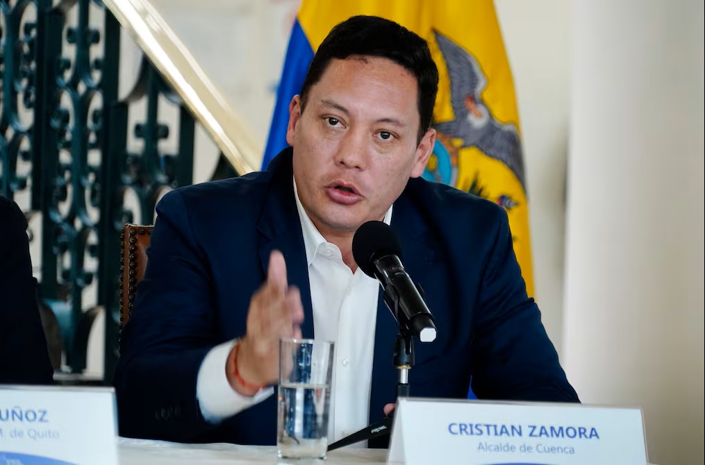 Alcalde de Cuenca, Cristian Zamora, confirma allanamiento a su vivienda por investigación financiera