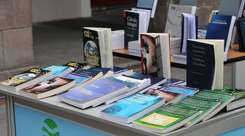 Tras la declinación del Municipio de Quito, Gobierno anuncia que realizará la Feria Internacional del Libro