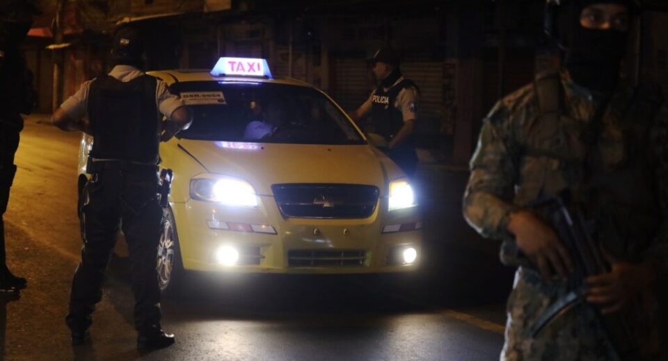Sexta jornada del toque de queda deja 118 aprehendidos: refuerzan controles en cuatro provincias
