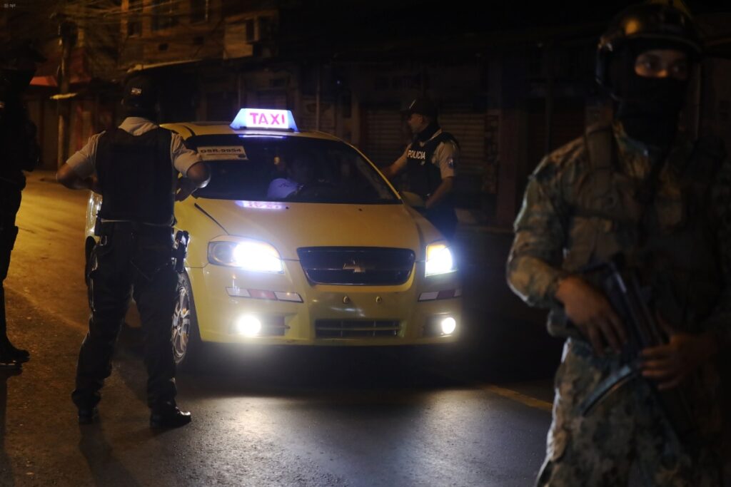 Sexta jornada del toque de queda deja 118 aprehendidos: refuerzan controles en cuatro provincias