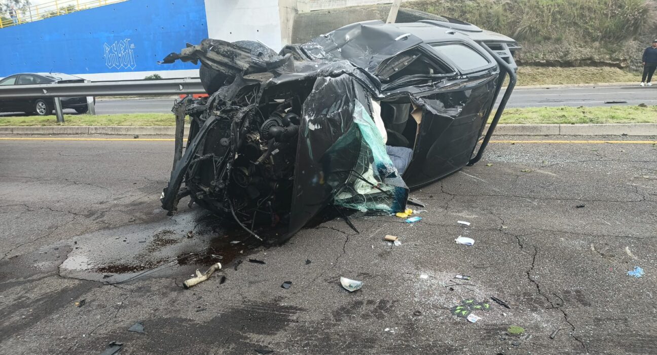 Habilitada la Ruta Viva, sentido Quito–Aeropuerto, tras siniestro de tránsito