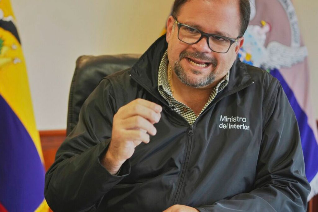 Reimberg advierte sanciones por incumplir toque de queda y explica magnitud de operativos