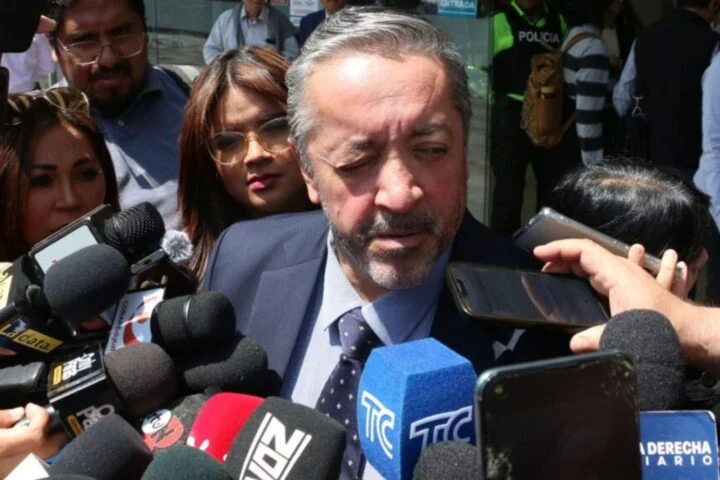 Abogado de Aquiles Álvarez denuncia que correos electrónicos "rebotan", impidiendo nuevamente el derecho a la defensa