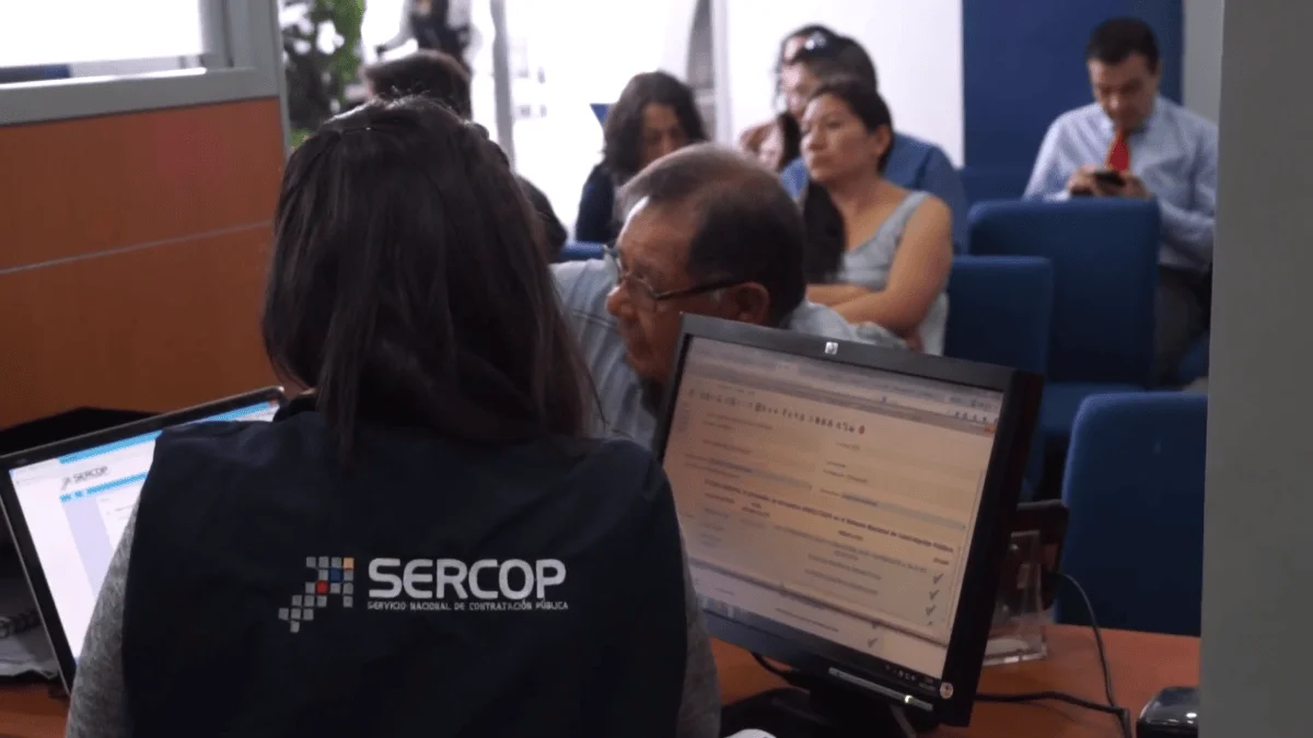 Noboa dispone al Centro Nacional de Inteligencia emitir alertas sobre contrataciones públicas