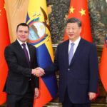 Trump amenaza con eliminar buques iraníes que desafíen bloqueo en el estrecho de Ormuz