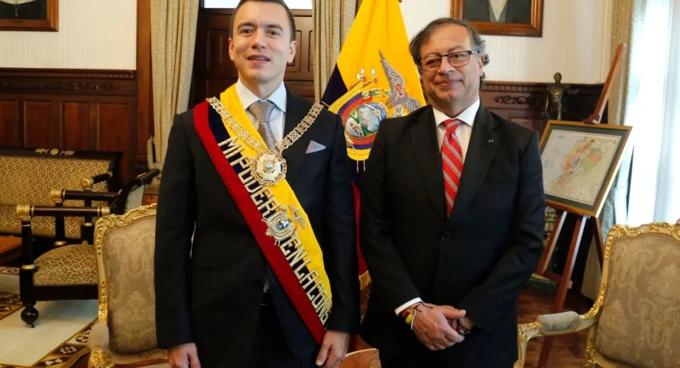 Noboa denuncia presunta incursión de guerrilleros en la frontera norte: Petro responde con llamado al diálogo