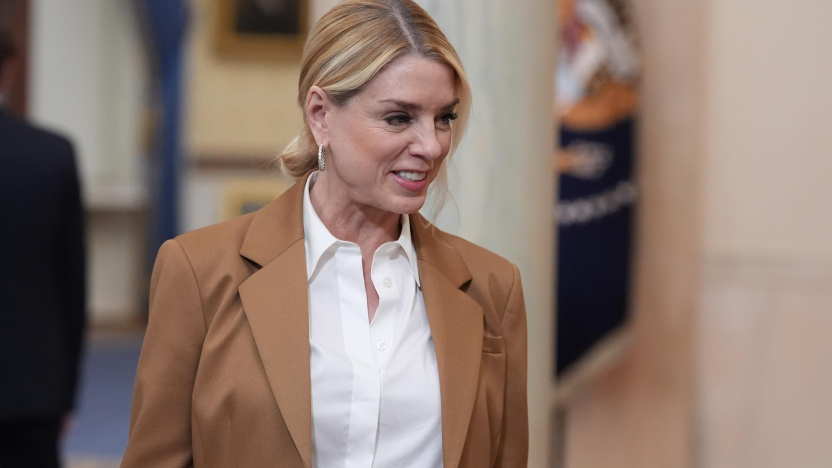 Trump destituye a su fiscal general, Pam Bondi