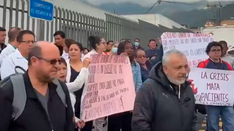 Gremios médicos anuncian nuevas protestas en Quito por falta de insumos y despidos