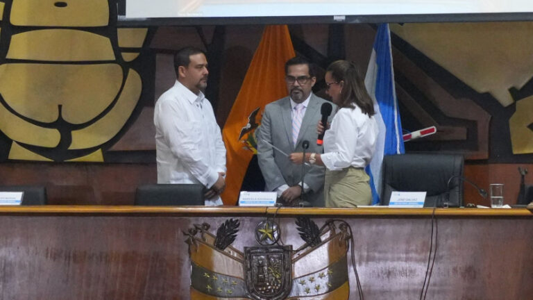 Rafael Correa anuncia expulsión de autoridades de RC que respaldaron a Carlos Encalada en  viceprefectura del Guayas