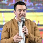 Petro retira a su embajadora por crisis diplomática