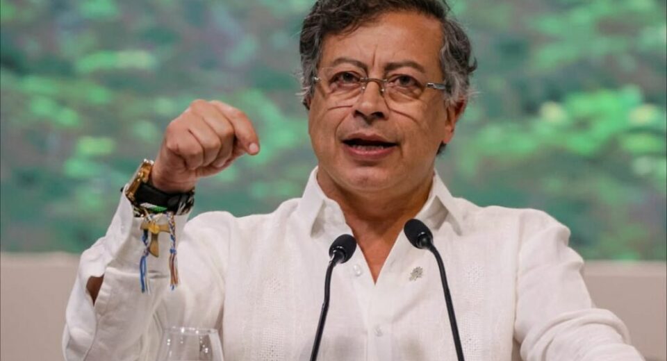 Petro rechaza alza de aranceles de Ecuador y advierte salida de la Comunidad Andina