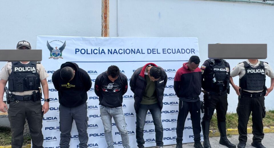 Exfutbolista Christian Lara entre cuatro detenidos por presunto robo en el sur de Quito
