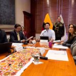 Trump amenaza con eliminar buques iraníes que desafíen bloqueo en el estrecho de Ormuz