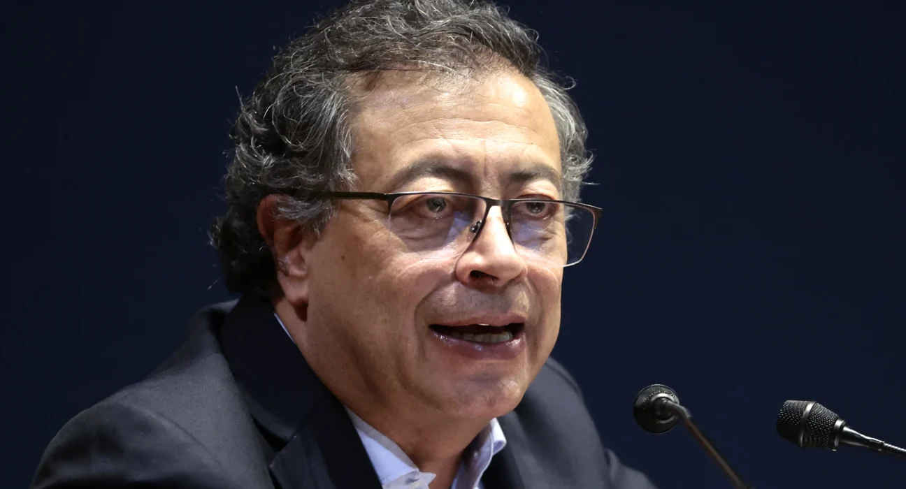 Petro anuncia que “producción ecuatoriana necesaria para Colombia” entrará a su país con arancel cero