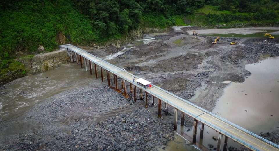 Gobierno entrega dique permeable para controlar la erosión regresiva del río Coca