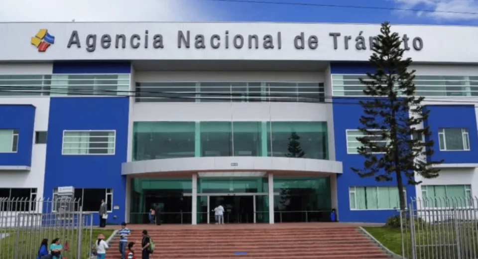 ANT presenta denuncias ante Fiscalía por presunta falsificación de salvoconductos en transporte público