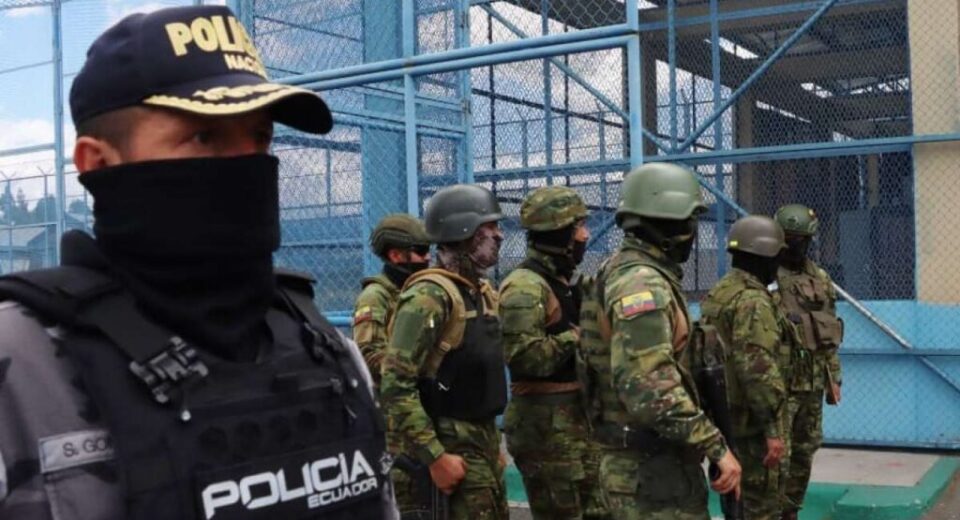 Noboa decreta estado de excepción en nueve provincias y cuatro cantones por grave conmoción interna