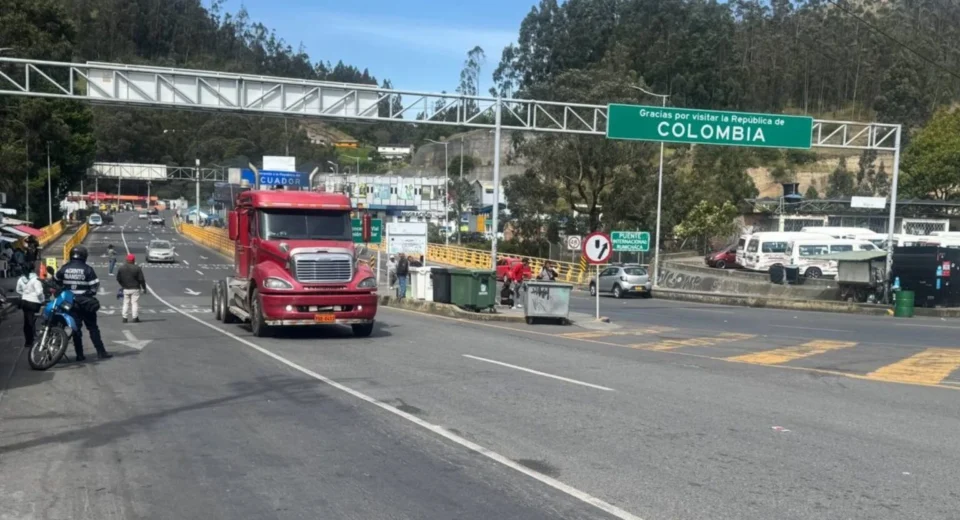 Transportistas de Colombia esperan que Petro elimine aranceles a productos ecuatorianos