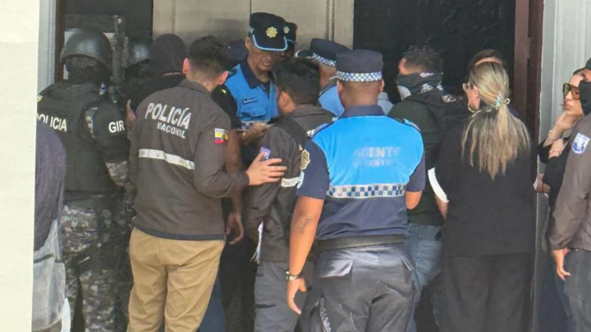 Fiscalía allana Municipio de Guayaquil por presunta falsificación de documentos