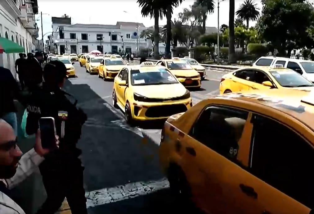 Cotopaxi: taxistas exigen seguridad tras ataque armado en Latacunga que dejó en estado crítico a su dirigente