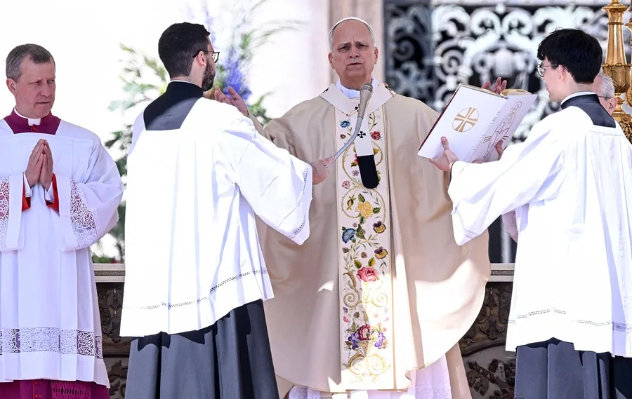Papa León XIV llama a la esperanza y convoca vigilia por la paz en su primer mensaje de Pascua