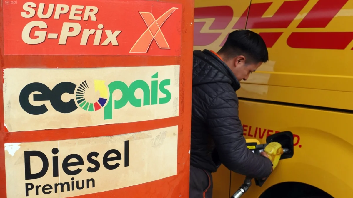 Ejecutivo pide revisar contratos de transporte ante alza del diésel