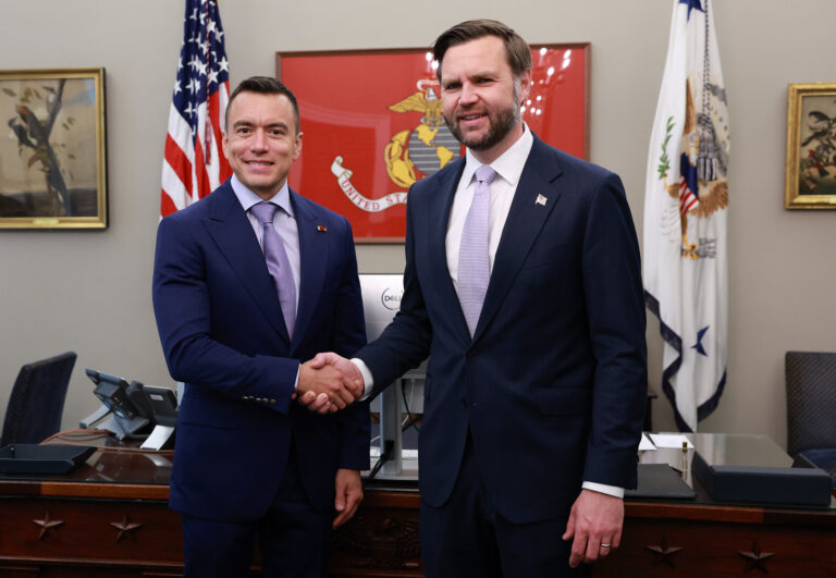 Noboa se reúne con vicepresidente de EE.UU. en busca de alianza contra narcotráfico