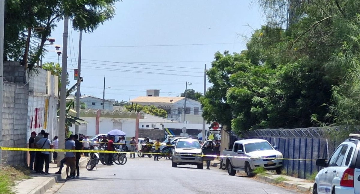 Asesinan a funcionario de Petroecuador dentro de su vehículo en La Libertad