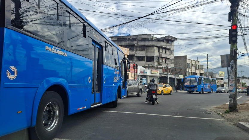 Quito: transporte urbano operará hasta las 22:00 de este martes, pero transportistas retomarán restricción la mañana del miércoles