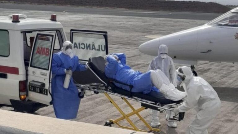Evacúan a tres casos sospechosos de hantavirus de crucero y los trasladan a Países Bajos