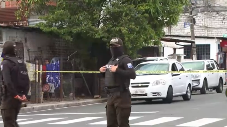 Nuevo ataque armado en suburbio de Guayaquil causa temor en medio del toque de queda