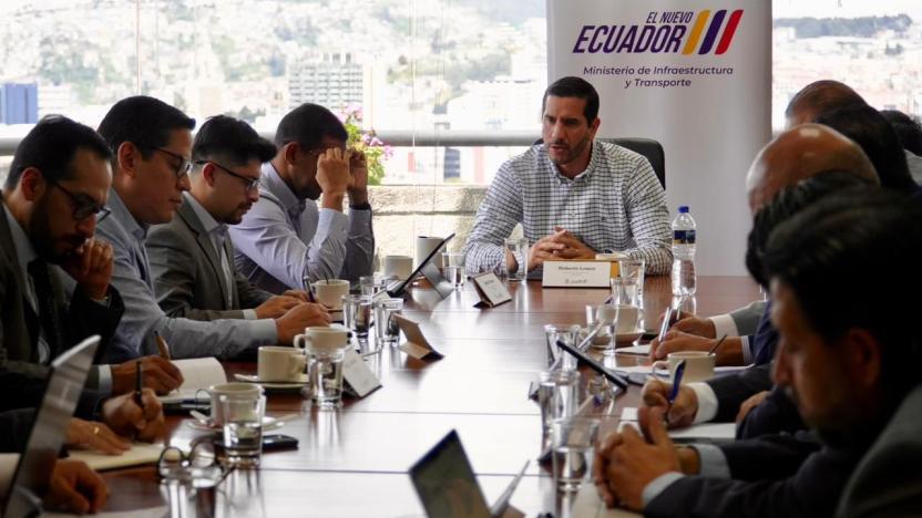 Gobierno y transportistas pesados instalan mesa de diálogo