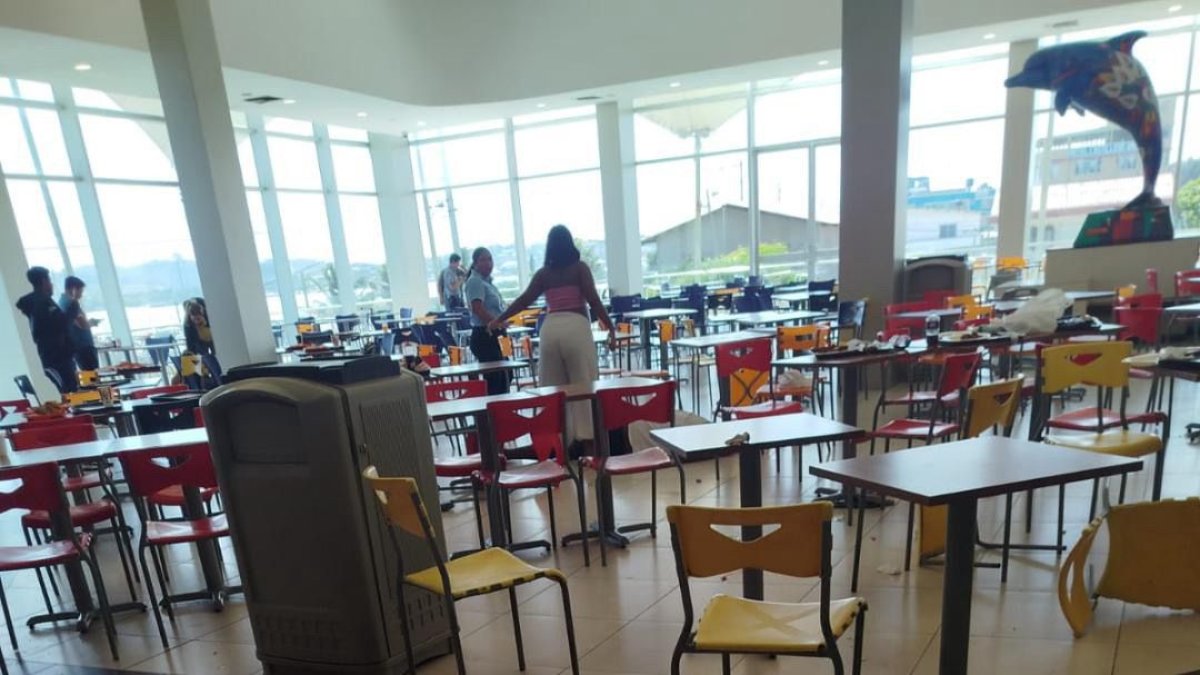 Ataque armado en centro comercial de Playas deja un muerto y varios heridos
