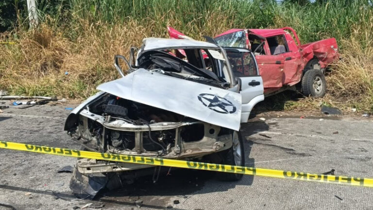 Siniestro en la vía La Concordia – Santo Domingo deja tres muertos y varios heridos
