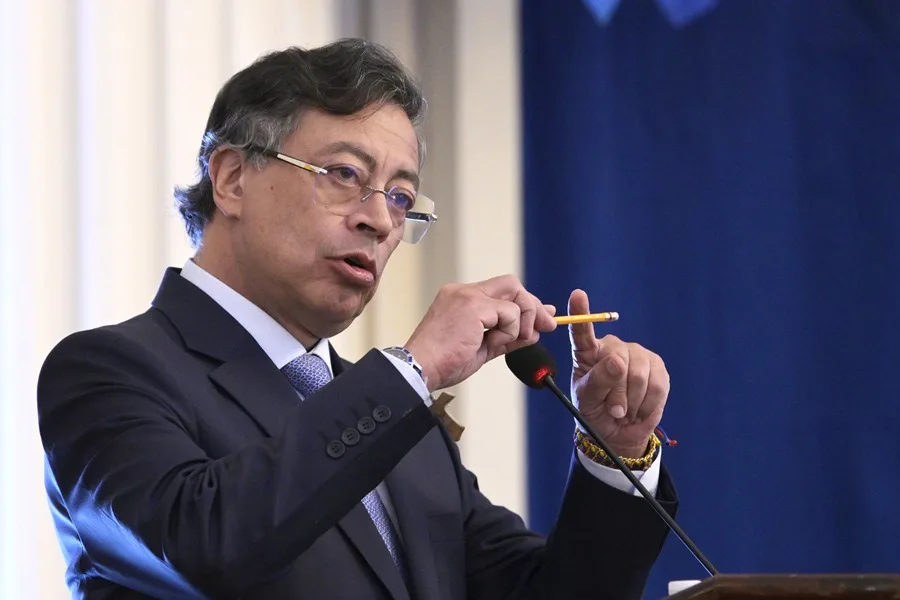 Petro tras resolución de la CAN: "No tengo ningún problema en retirar los aranceles a productos del Ecuador"