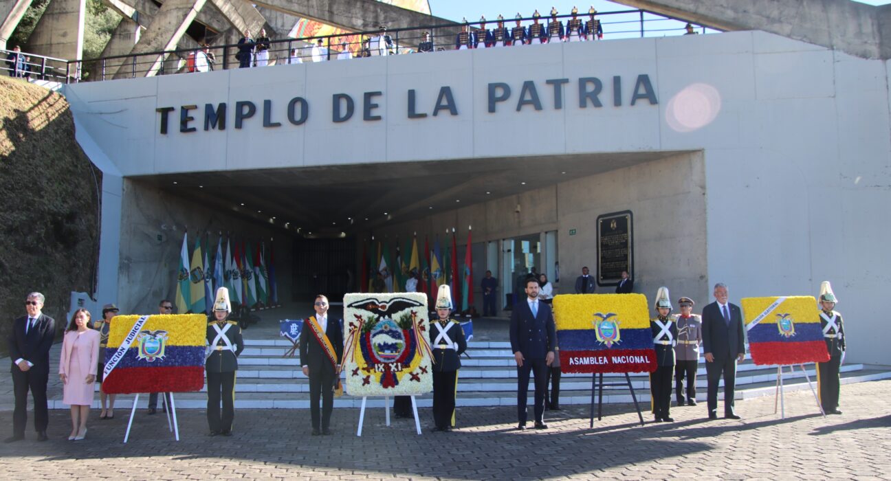 Noboa encabeza ceremonia por los 204 años de la Batalla de Pichincha