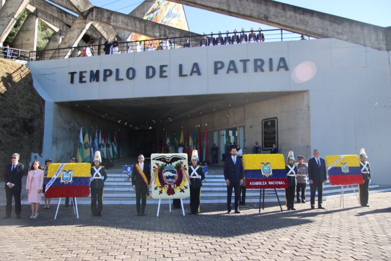 Noboa encabeza ceremonia por los 204 años de la Batalla de Pichincha