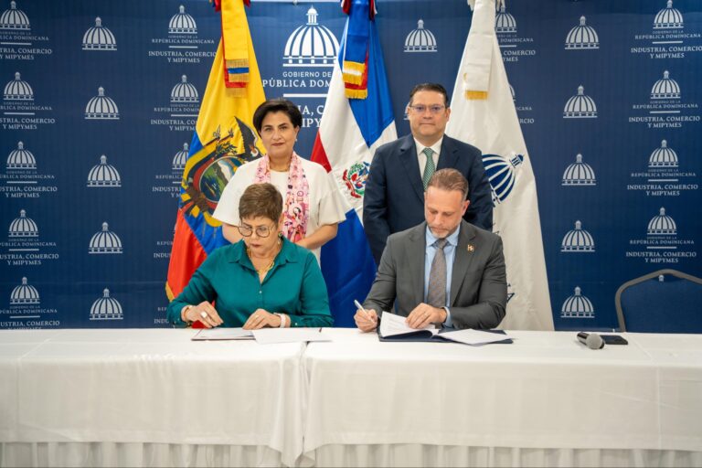 Ecuador confirma inicio de negociación comercial con República Dominicana