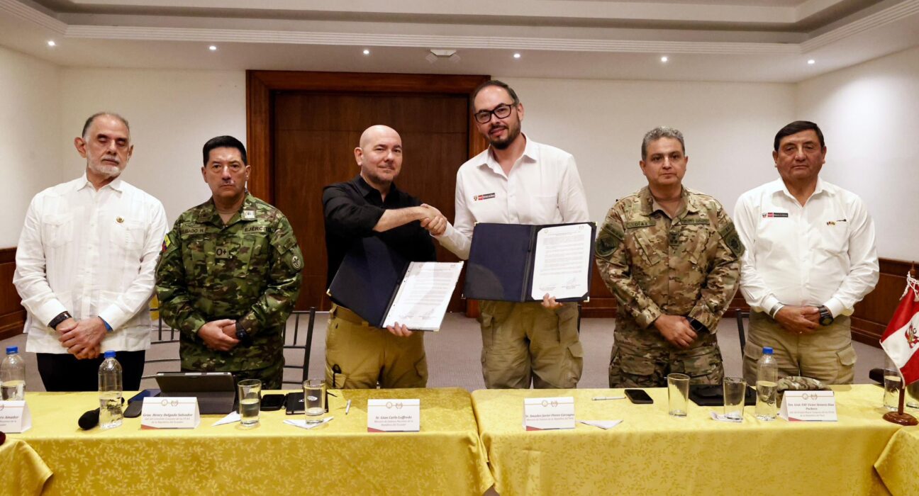 Ecuador y Perú preparan operaciones militares conjuntas contra crimen organizado en frontera