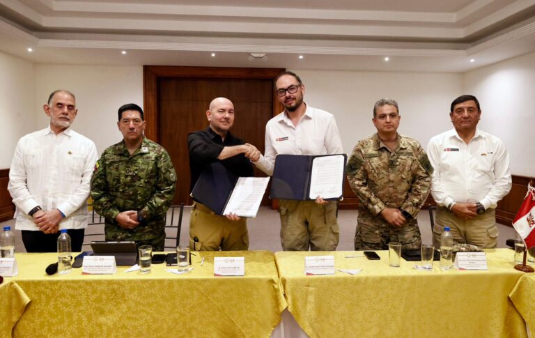Ecuador y Perú preparan operaciones militares conjuntas contra crimen organizado en frontera