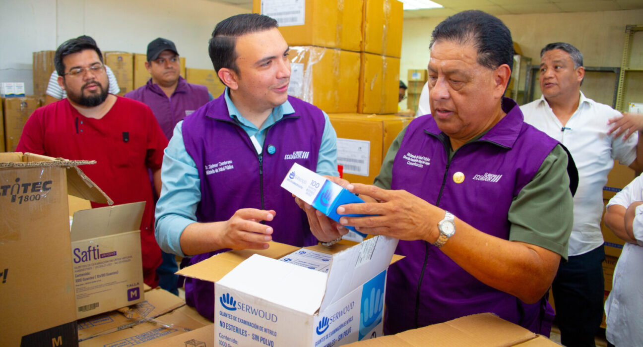Ministerio de Salud entrega 2,2 millones de medicamentos a hospitales de Guayaquil y Durán