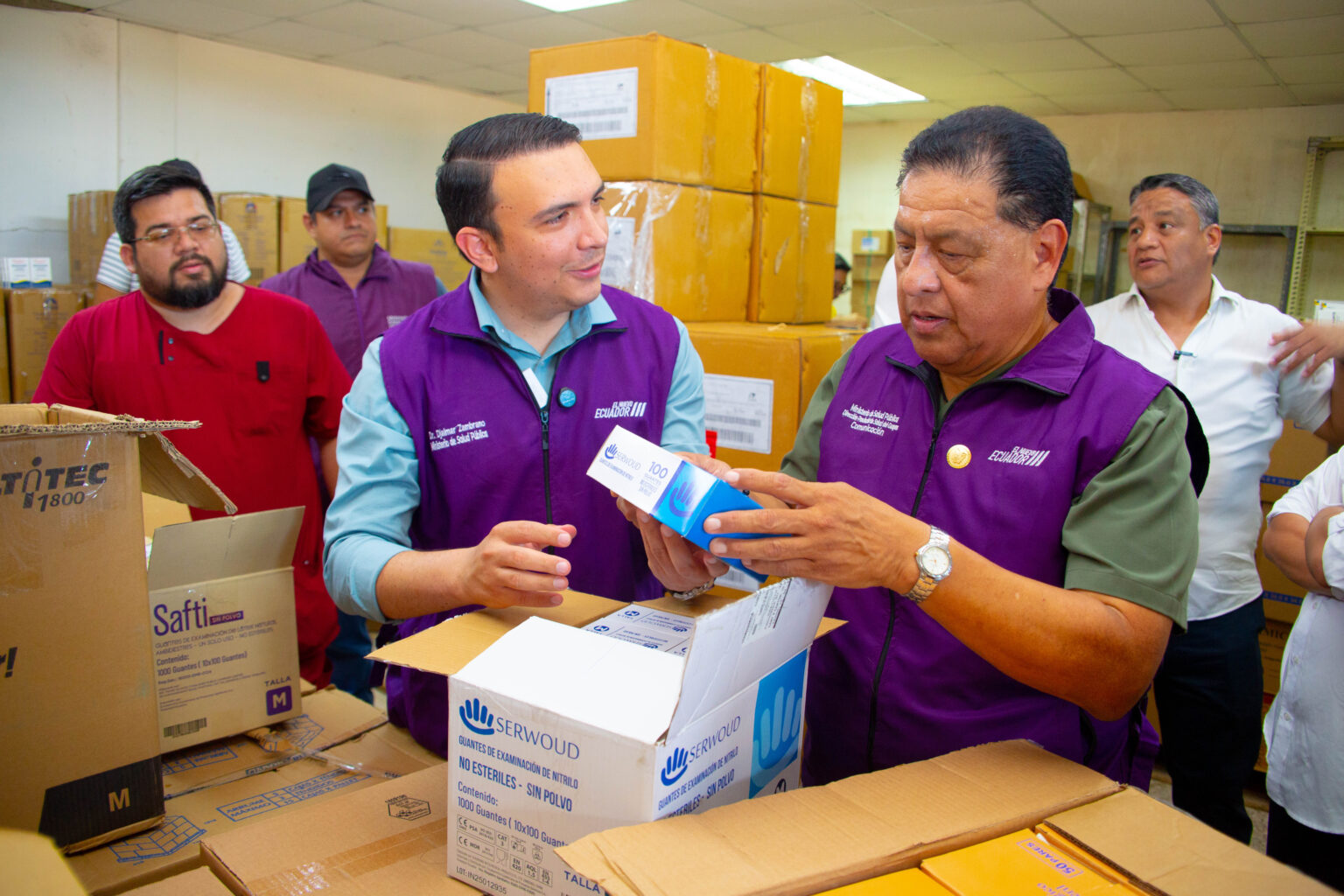 Ministerio de Salud entrega 2,2 millones de medicamentos a hospitales de Guayaquil y Durán