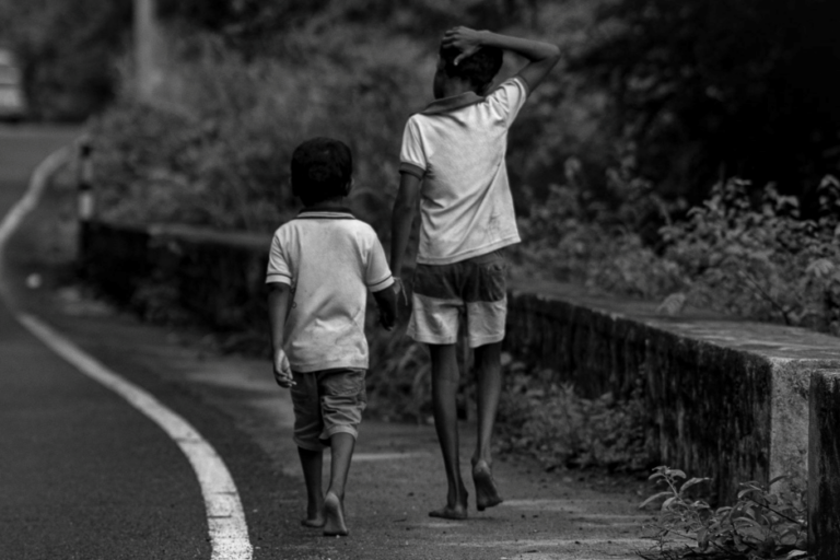 Niños desaparecidos, huidos y extorsionados: las huellas de su reclutamiento en Santo Domingo