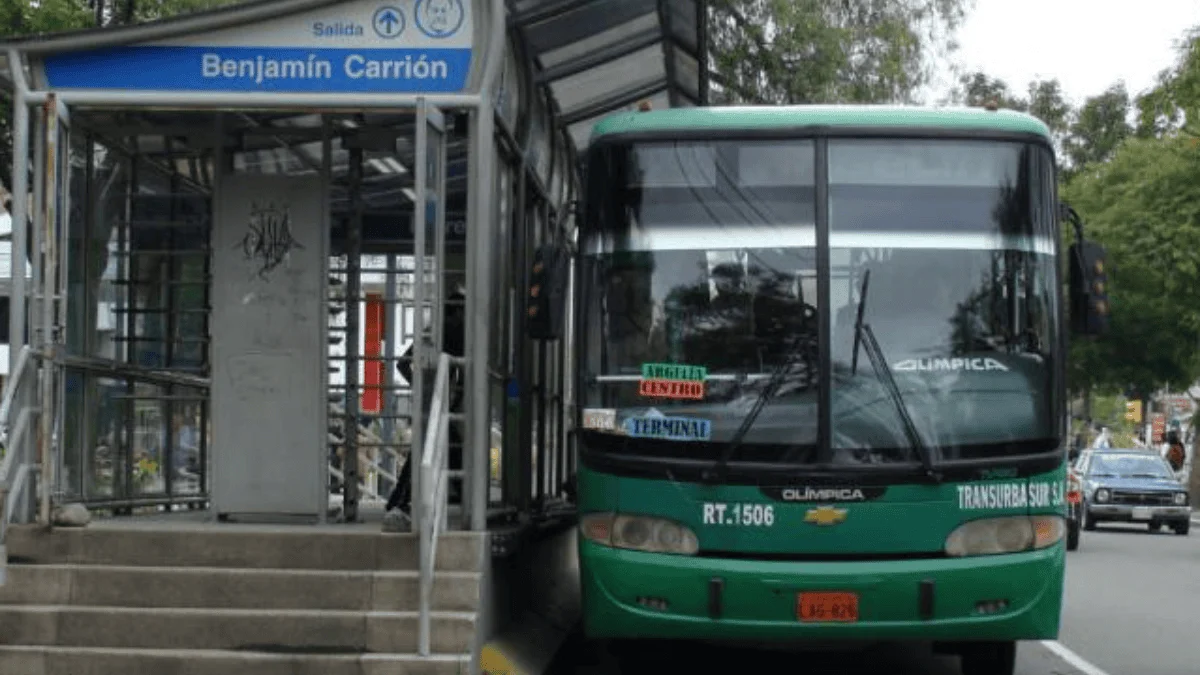 Municipio de Loja advierte sanciones tras paralización del transporte urbano