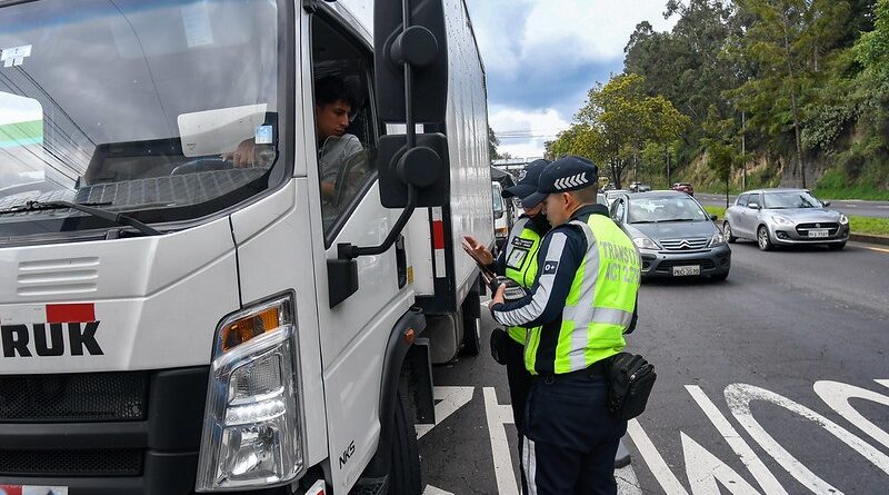 Quito retomará restricción para transporte pesado en Simón Bolívar y Ruta Viva desde este 19 de mayo