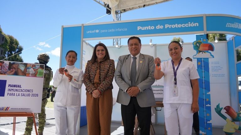 Gobierno presenta nuevo Manual de Inmunizaciones 2026 y entrega vehículos para transporte de vacunas