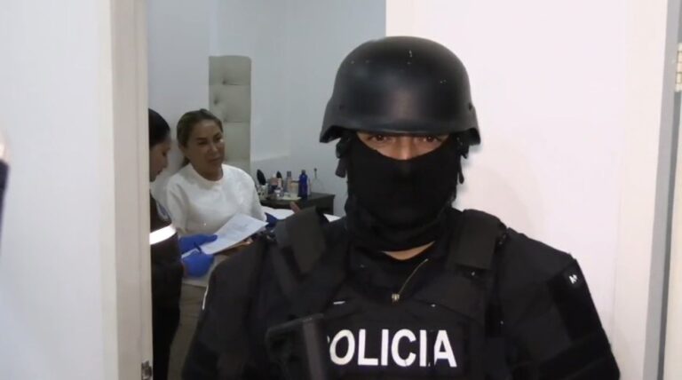 Detienen a alcaldesa de Jipijapa por presunta corrupción